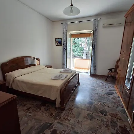 Pomelia Apartament *